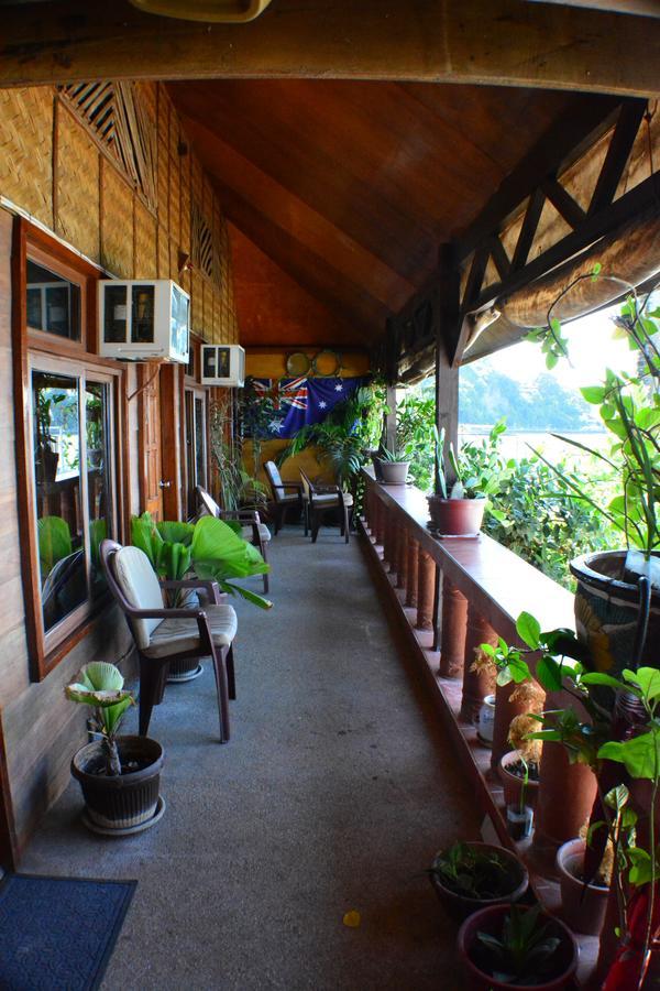 Captngreggs Dive Resort Puerto Galera Extérieur photo
